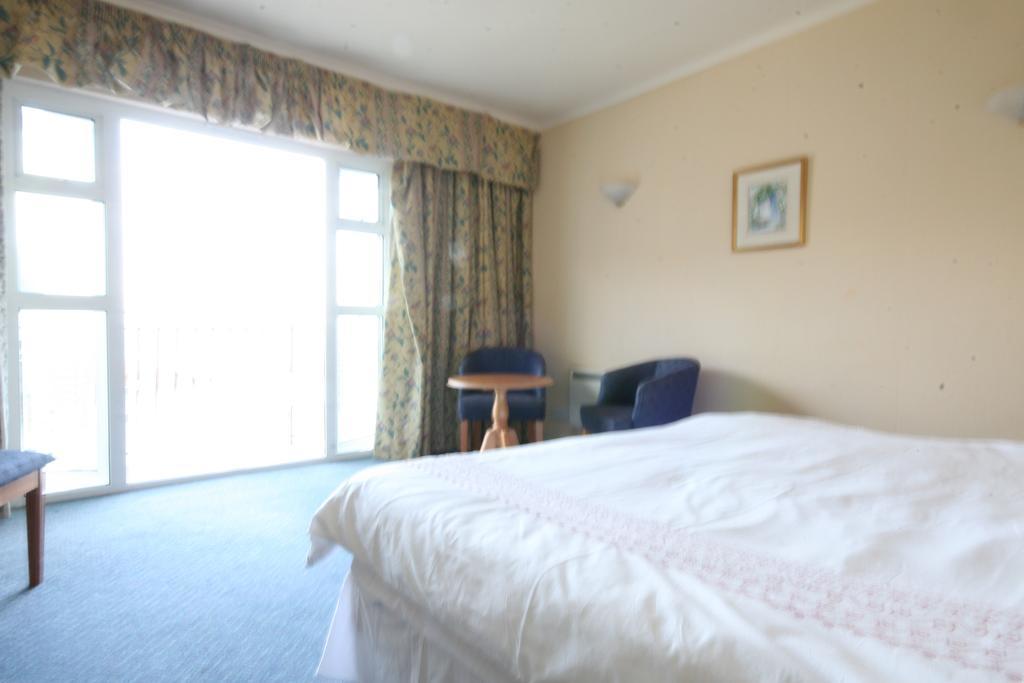 Water'S Edge Hotel Bouley Bay Room photo