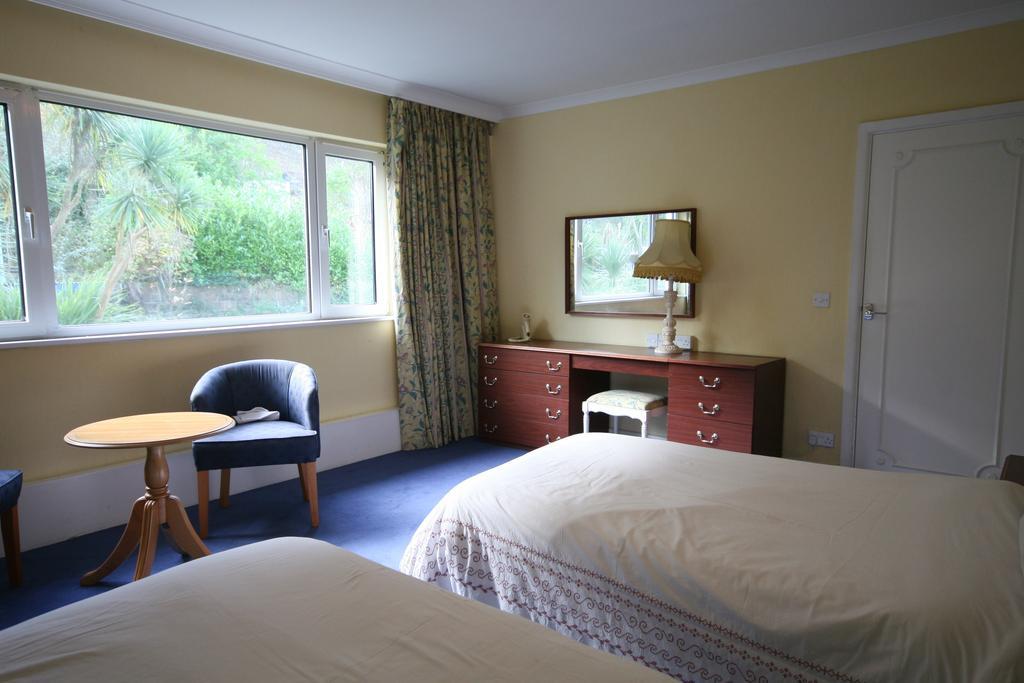 Water'S Edge Hotel Bouley Bay Room photo