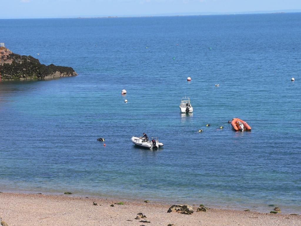 Water'S Edge Hotel Bouley Bay Room photo