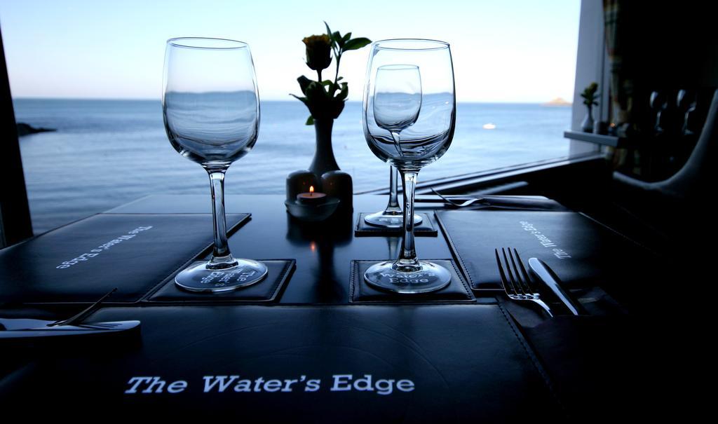 Water'S Edge Hotel Bouley Bay Exterior photo