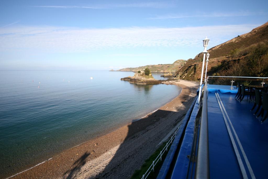 Water'S Edge Hotel Bouley Bay Exterior photo