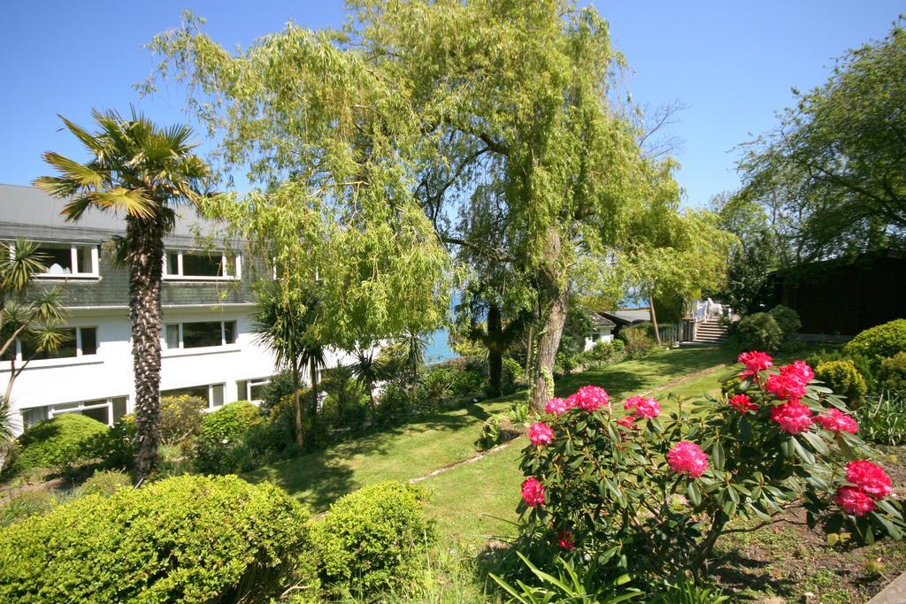 Water'S Edge Hotel Bouley Bay Exterior photo