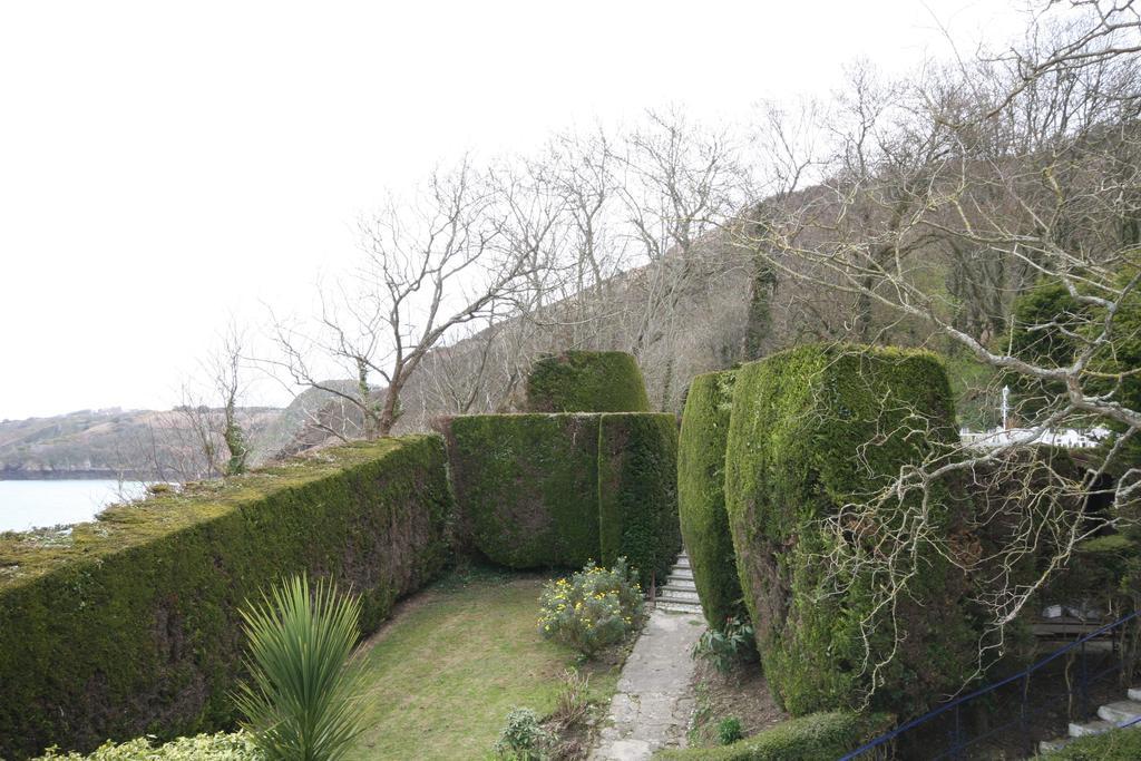 Water'S Edge Hotel Bouley Bay Exterior photo